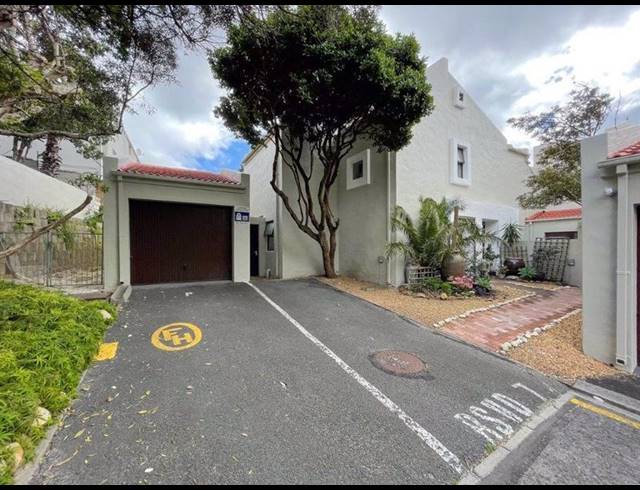 3 BEDROOM TOWNHOUSE FOR SALE IN HOUT BAY CENTRAL